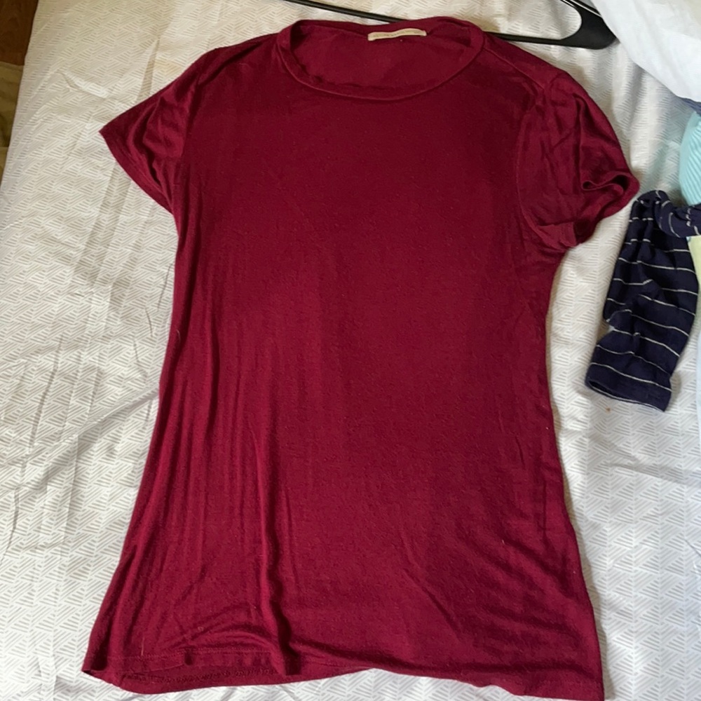 Maroon lightweight t shirt